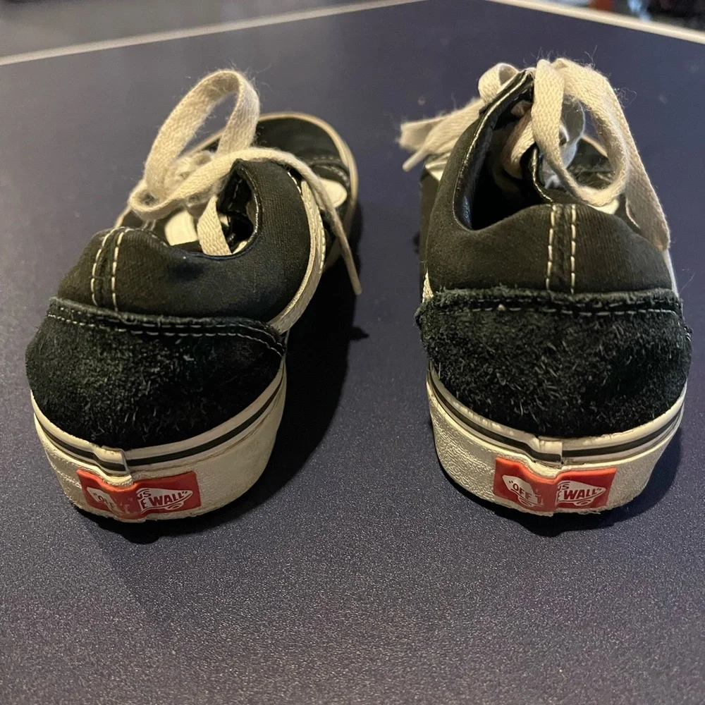 Vans Black Suede Mens size 4 Woman’s size 5.5